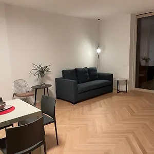 https://number-house-number-10.italymilanhotels.net