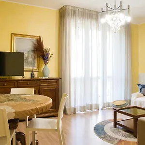 https://spacious-apartment-at-como-lake.it-lombardy.com